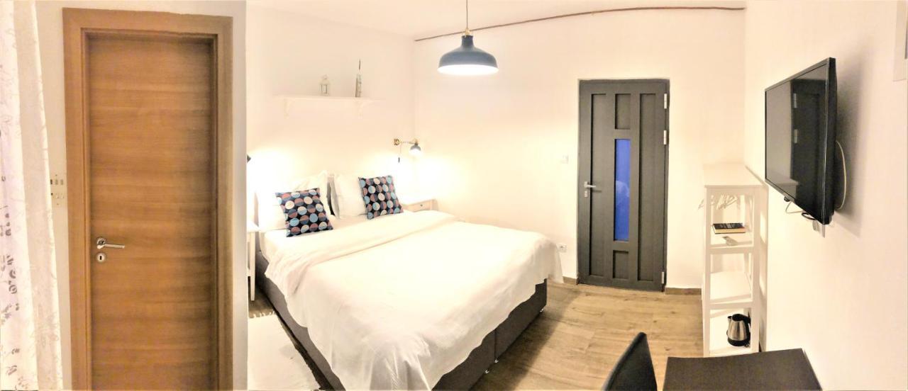 Apartments & Rooms Formenti Skradin Exterior photo