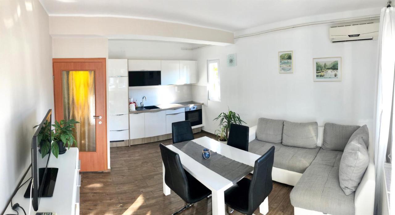 Apartments & Rooms Formenti Skradin Exterior photo