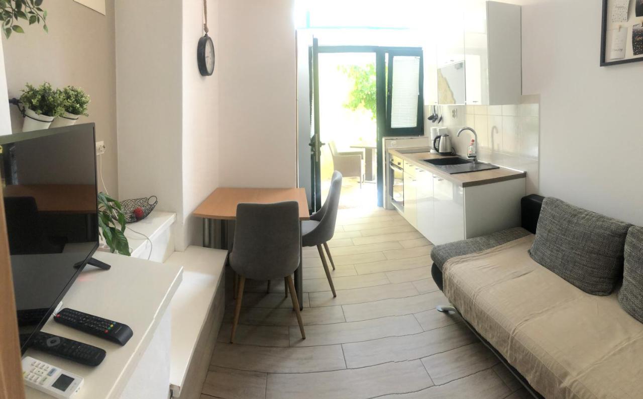 Apartments & Rooms Formenti Skradin Exterior photo