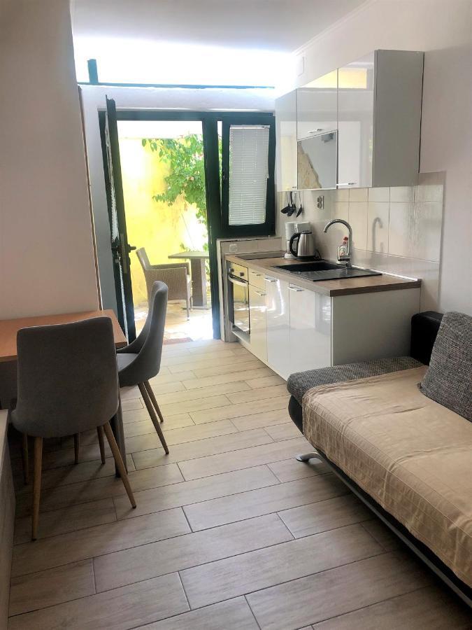 Apartments & Rooms Formenti Skradin Exterior photo