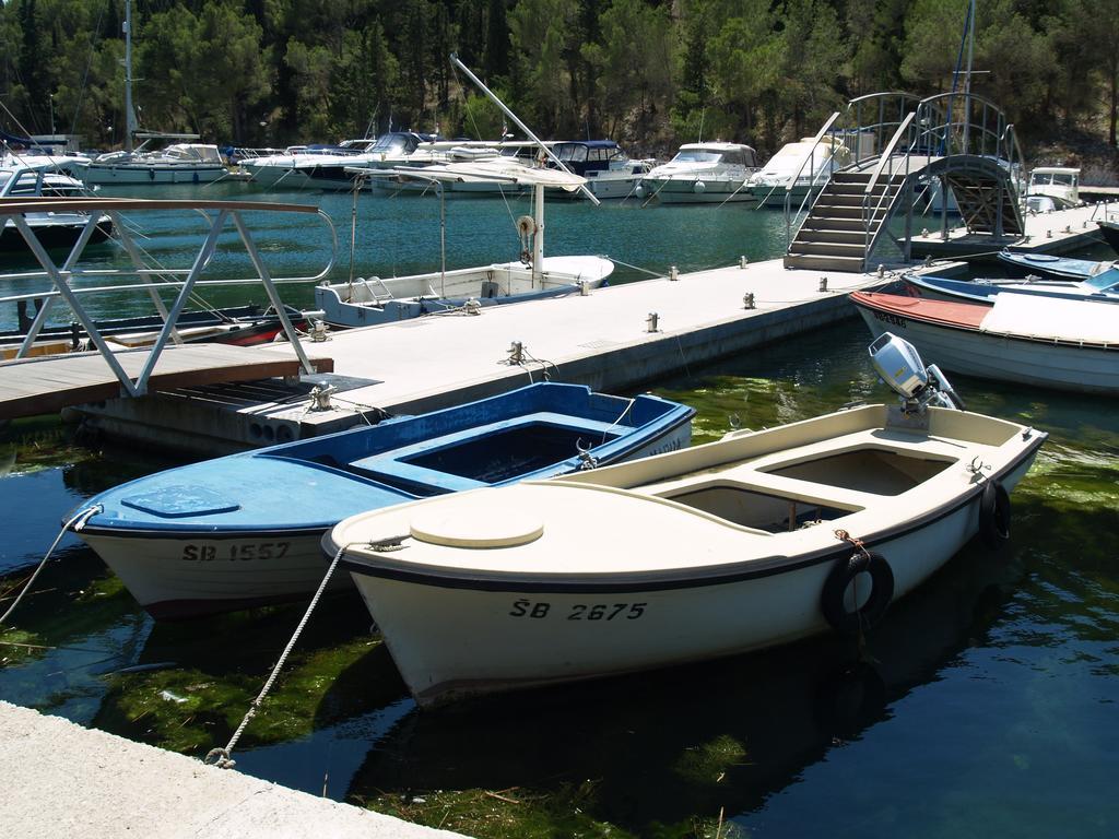 Apartments & Rooms Formenti Skradin Exterior photo